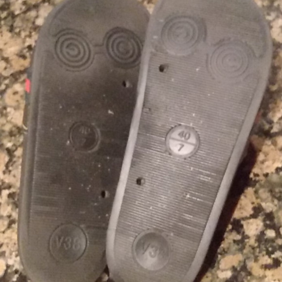 Shoes - Picture 4 of 8